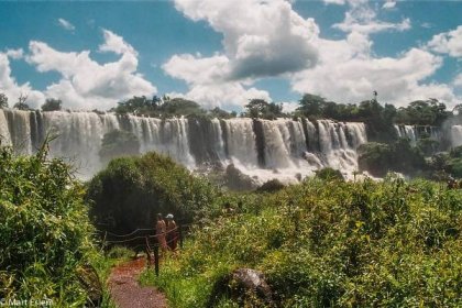 Vodopády Iguazú - pěšinka na Isla San Martin – Iguazú, Argentina [Mart Eslem]