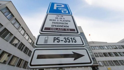 Jednotná parkovací zóna v Praze? Před volbami to slibovali, teď se nic neděje