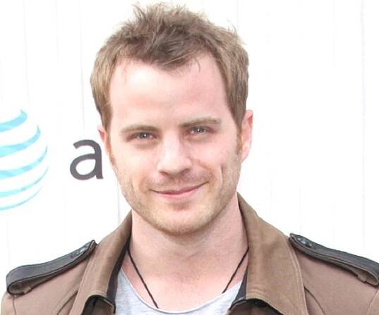 Robert Kazinsky Biography - Facts, Childhood, Family Life & Achievements