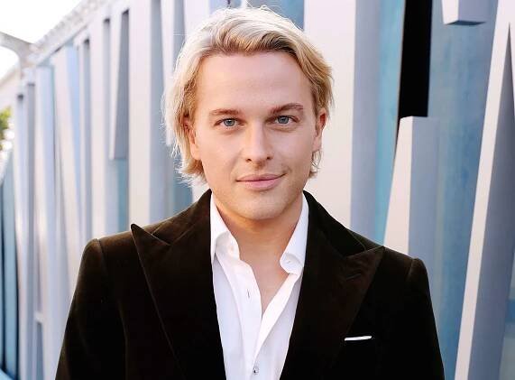 Ronan Farrow attends the 2022 Vanity Fair Oscar Party on March 27, 2022 in Beverly Hills, California. 