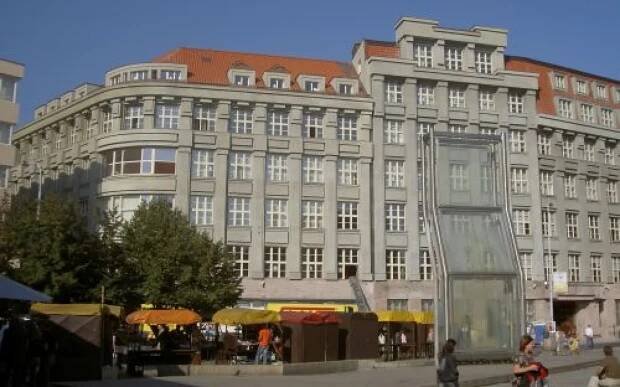 Galerie: Krnáčová se dohodla s majitelem Škodova paláce na slevě z nájmu - Galerie - Echo24.cz