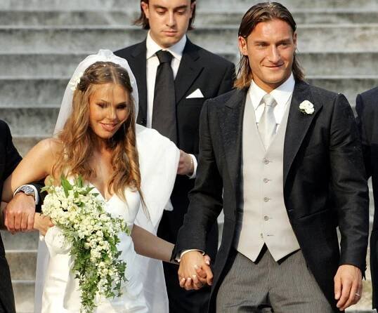 Italští Beckhamovi se po sedmnácti letech rozvádějí: Fotbalista Totti si prý našel milenku