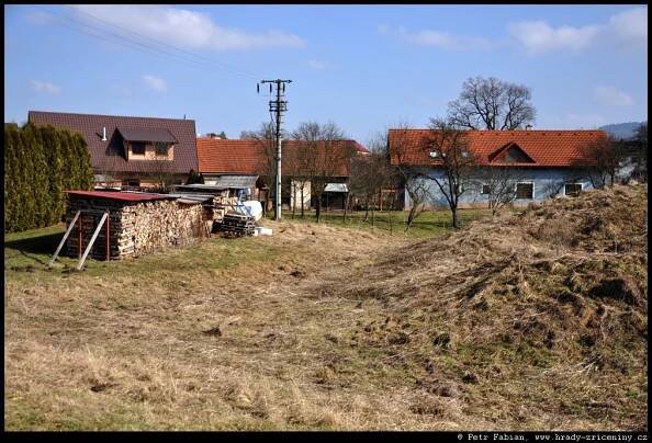 Vlachovice–Kaštýl – fotografie / hrady-zriceniny.cz