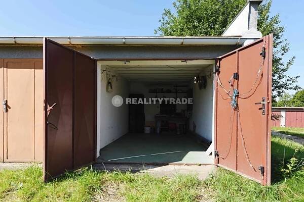 PRODEJ GARÁŽE 18 M2, STRAKONICE, U HAJSKÉ (U HŘBITOVA)