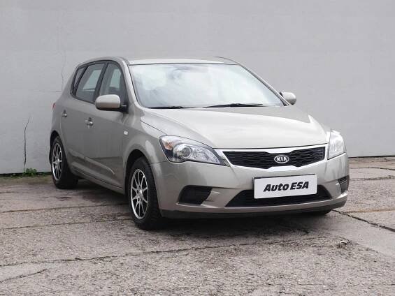 Kia Ceed 1.6 CVVT ,  92 kW benzín, 2011