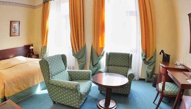 GRANDHOTEL GARNI - Prices & Hotel Reviews (Jihlava, Czech Republic)