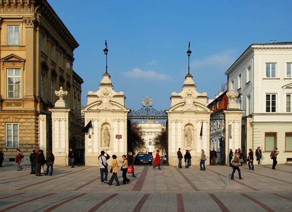 Soubor:Warszawa-BramaUW.jpg – Wikipedie