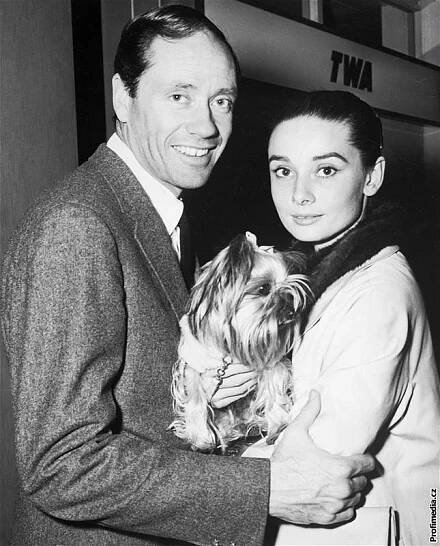 Herec, režisér a producent Mel Ferrer s manželkou Audrey Hepburnovou