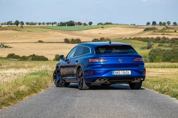 Je sexy, je rychlý, a přitom zůstává praktický: Volkswagen Arteon R Shooting Brake je perfektní rodinný expres