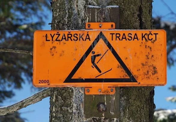 Soubor:Turistická značka KČT.jpg