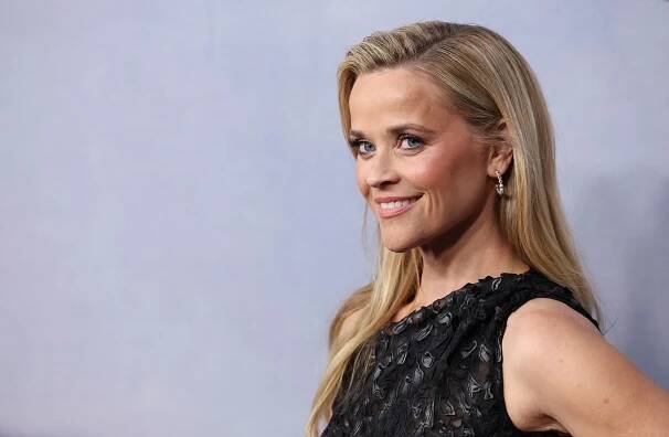 Reese Witherspoon eating snow disturbed people. She would like a word