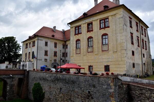 Děkujeme vám za podporu DD Hodonín u Kunštátu - Zámek Kunštát