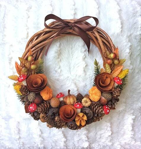 Rustic Autumn Wreath with Pine Cones and Acorns