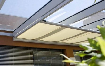 zastineni-terasy-pod-pergolou