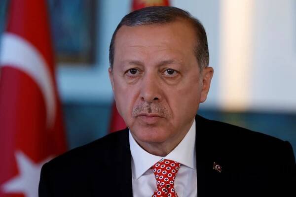 Zemětřesení ovlivní volby v Turecku. Erdogan omezuje média, aby se vyhnul kritice, říká politoložka