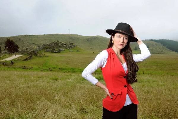 Los herederos del Monte - Promo - Marlene Favela