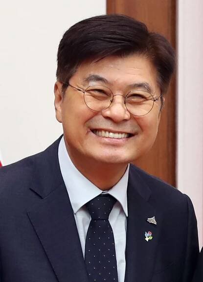 Lee Choon-hee - Wikipedia