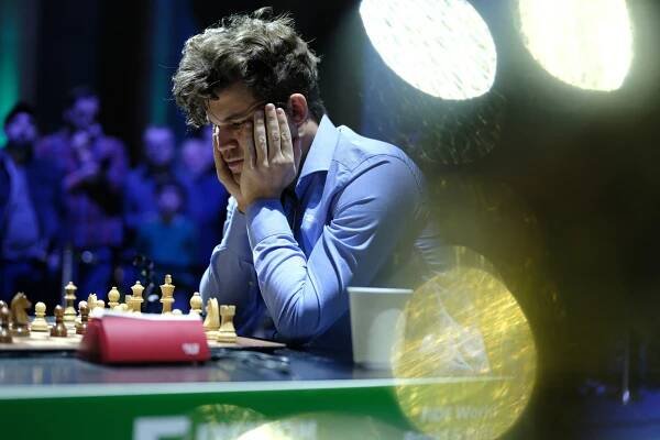 Chess Grandmaster Magnus Carlsen Quits Tournament Over Choice of Pants