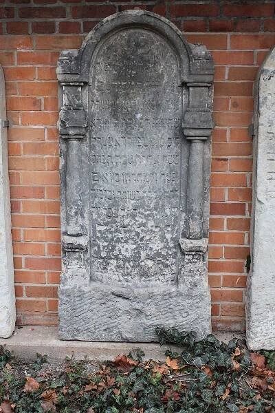 Moses Mendelssohn Memorial - Atlas Obscura