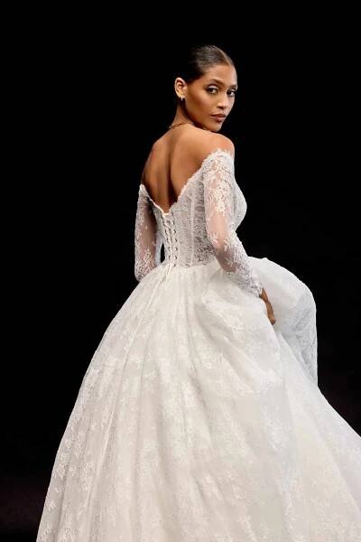 Justin Alexander wedding dress in Paris - Metal Flaque Bridal Shop Paris