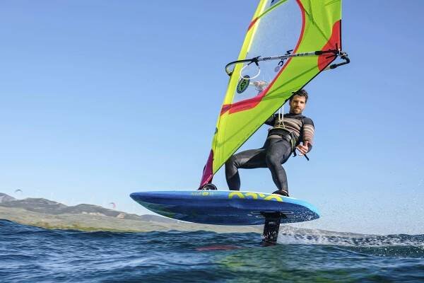 2022_boards_airbolt_carbon_action