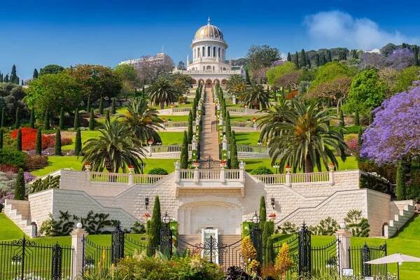 Architecture in Haifa in partly cloudy weather