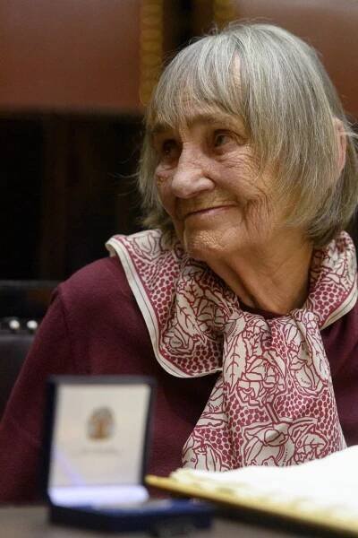Disidentka Dana Němcová (87) se stala čestnou občankou Prahy. Pomáhala obětem komunismu i uprchlíkům