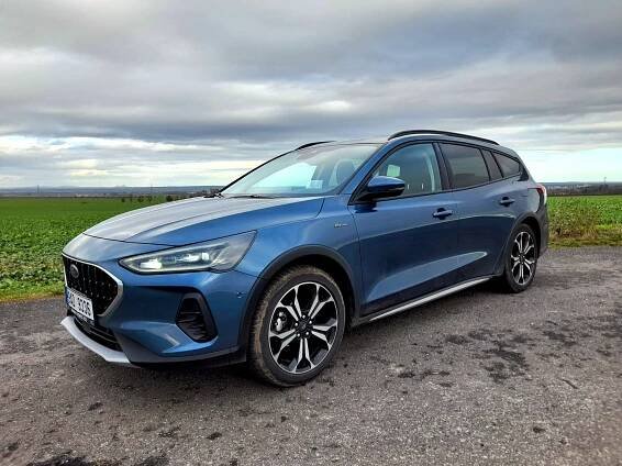 Ford Focus 1.0 EcoBoost kombi. Potěší v každé situaci - Autaprozeny.cz