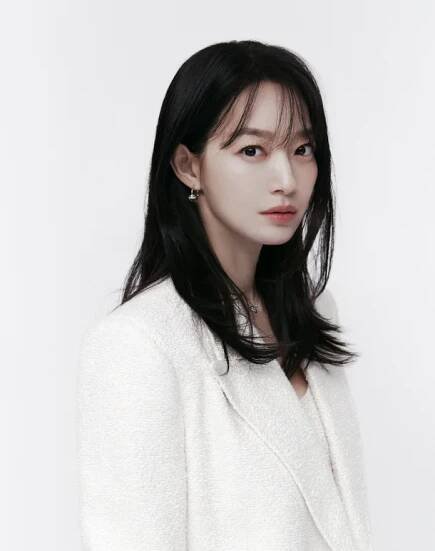 Shin Min-ah Opens Up About Craving Villain Roles