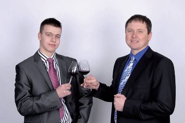Velkobílovičtí vinaři - spolek vinařu největší vinařské obce Velké Bílovice