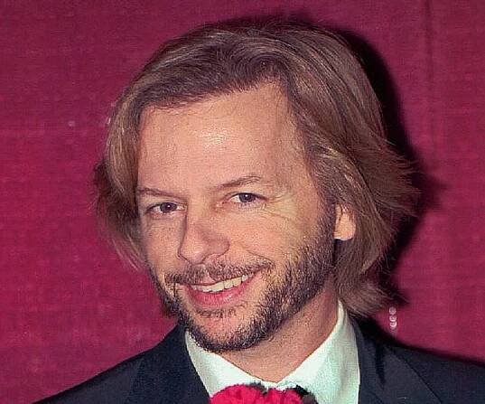 David Spade Biography - Facts, Childhood, Family Life & Achievements