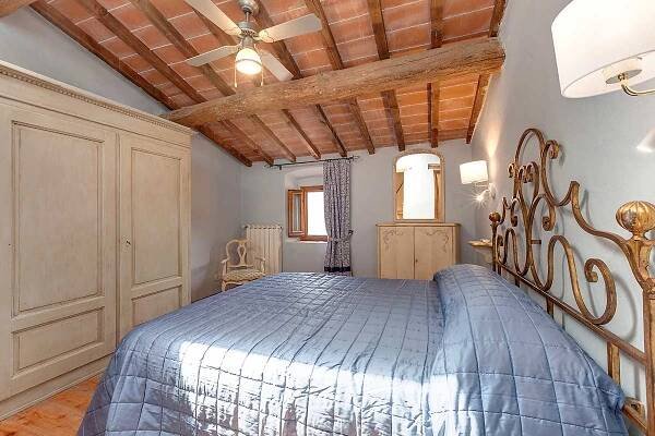 Tuscany farm holidays with swimming pool: Torretta apartment