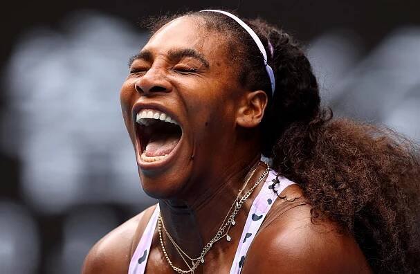 GLOSA: Čas tenisové legendy se nachyluje. Serena nestíhá drajvu mladších hráček