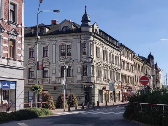 File:Hlavní třída (Český Těšín).jpg