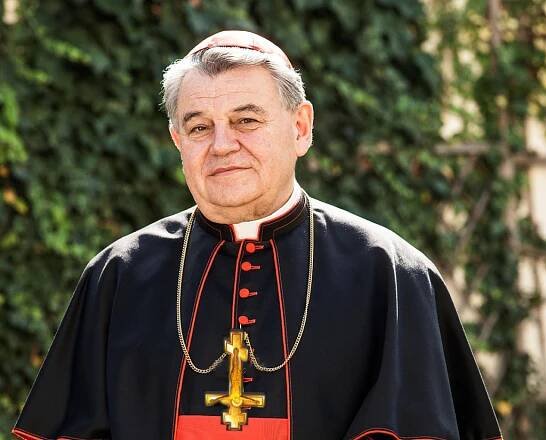 STALO SE: Vatikán zkoumá zdraví a chování Miloše Zemana. Může být posedlý ďáblem! – Paralelní listy