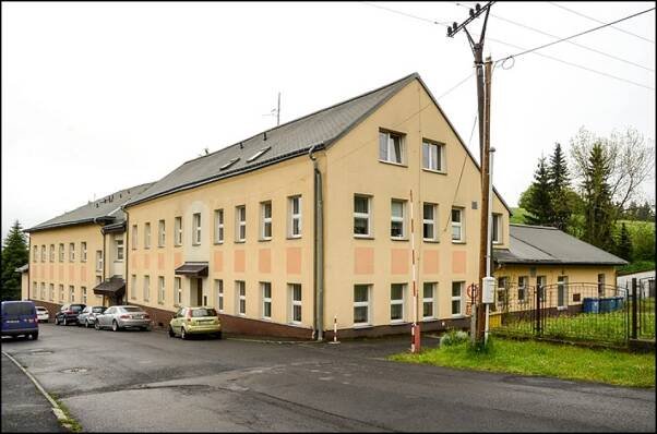 Karlovarský kraj opraví v Chebu a v Perninku domy pro seniory