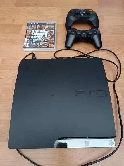 Prodám Playstation 3 + 2 ovladače na PS + hra GTA 5. Málo používané, vše za 500,-. - InzerceTrinec.cz
