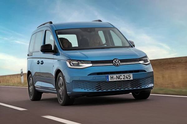 Bydlet se dá i v nejmenší dodávce Volkswagenu. Caddy California má stan nebo kuchyň