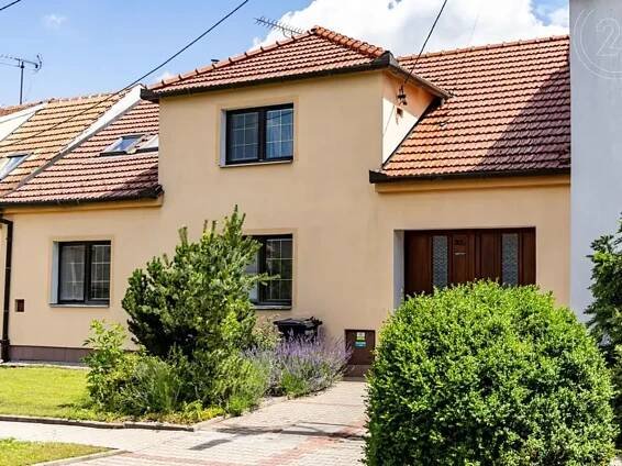 Prodej domu 211 m², pozemek 792 m²