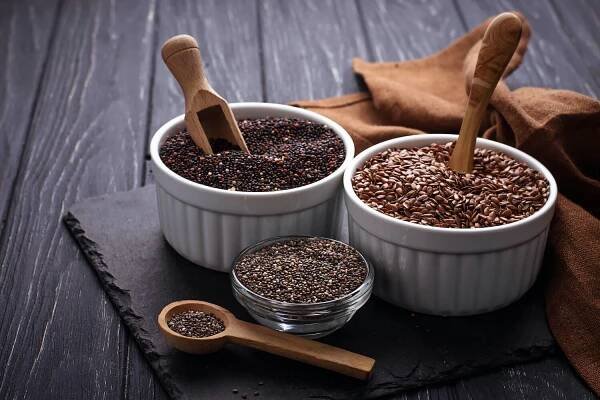 různé superpotraviny chia, quinoa, lněné semínko - lněné semínko - stock snímky, obrázky a fotky
