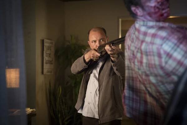 Živí mrtví: Počátek konce - Pes - Z filmu - Rubén Blades