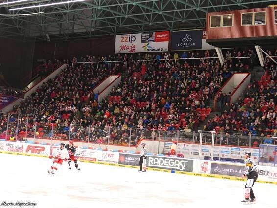 FOTO: Skvělá atmosféra. Plecharéna na Třinec hlásila vyprodáno, najdete se?
