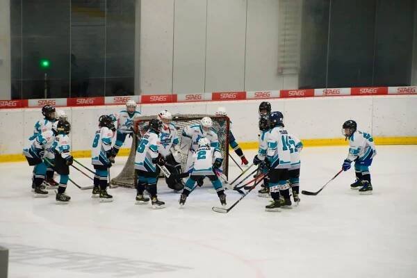 MBK Žraloci Vyškov - HC Lvi Břeclav | Mladší žáci | 4. kolo | Městský Bruslařský Klub Vyškov
