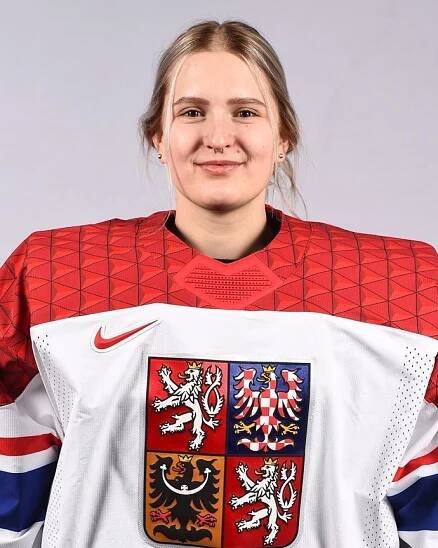 FOTO: Brankářka Viktorie Švejdová – stránka 105