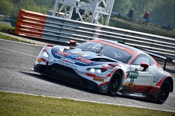 Mostecký autodrom v létě čtyřikrát omezí provoz. Stížnosti na hluk neustávají
