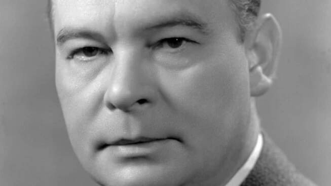 Josef Pehr působil dlouhá léta v činohře Národního divadla v Praze, kde vytvořil 120 rolí. 
