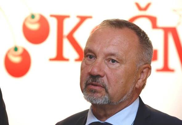 Kováčik po pádu ze střechy: Koronavirus by pro mě byl fatální. Kdy se vrátí do Sněmovny?