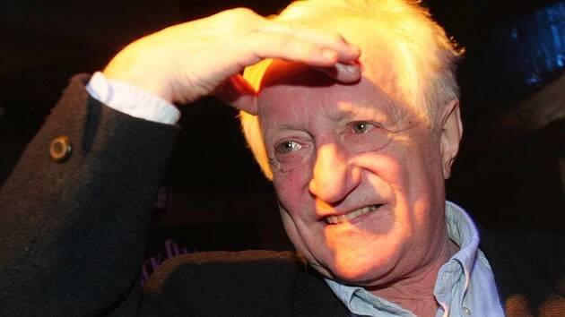 Zpěvák Pavel Bobek při křtu svého nového alba Muž, který nikdy nebyl in (3. března 2005)