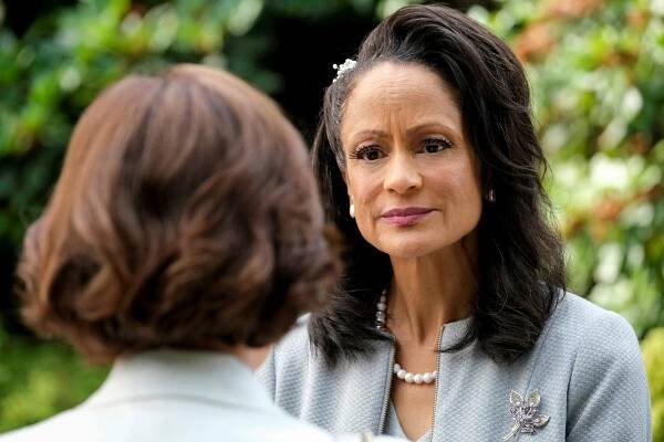 So Help Me Todd - Let the Wright One In - Z filmu - Anne-Marie Johnson