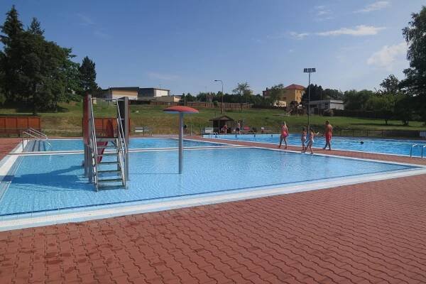 Koupaliště Bystřice nad Pernštejnem - vysocina.eu